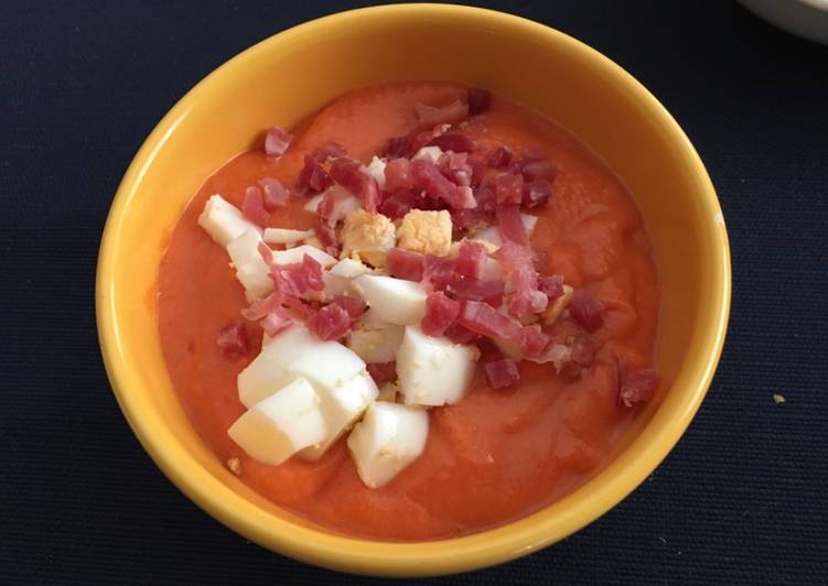 Salmorejo con toque de manzana