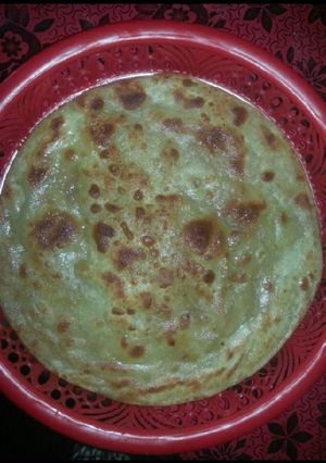 A picture of Khasta krara pratha.