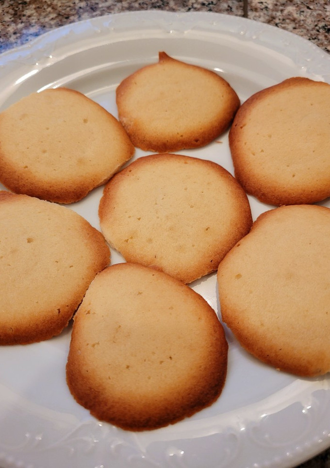 A picture of Easy Langue de chat cookie.