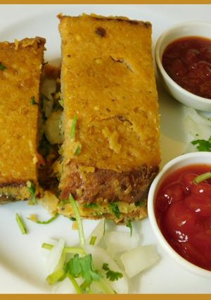 A picture of Pudla Sandwich (Mumbai Zaveri Bazaar's Famous Bread Pudla).