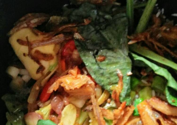 Nasi liwet asin pedas gurih