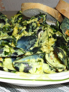 Curry-s fekete kagyló recept fotója