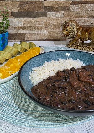 Una foto de Feijoada familiar
