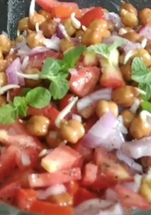 A picture of Sprouted chana salad.