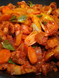 Foto resep Harwin's fav: Korean Spicy stir fried pork (Jeyuk-bokkeum)