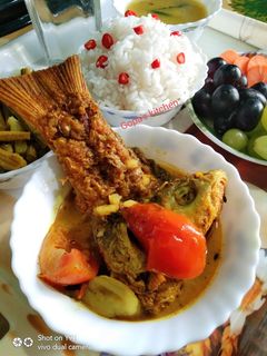 আলু টমেটো দিয়ে রুই মাছের রসা (Alu tomato diye rui macher rosha recipe in Bengali) রেসিপির প্রধান ছবি