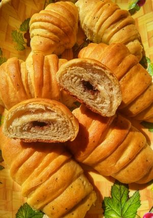 A picture of Spicy croissants with chocolate filling.