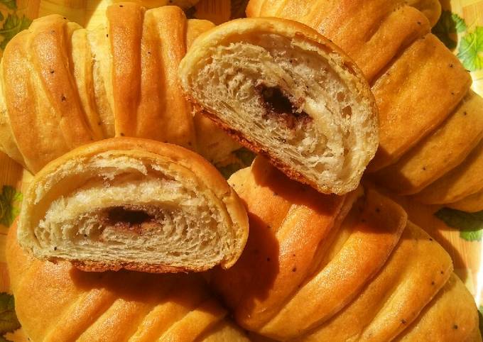 Spicy croissants with chocolate filling