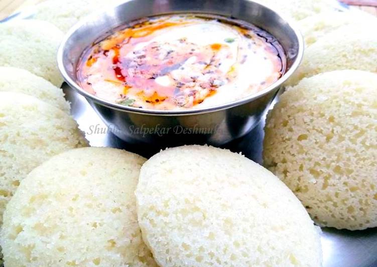 Steps to Make Award-winning 5 minutes Rava Idli with Curd-Peanut Chutney