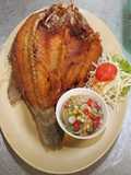 ปลากะพงทอดน้ำปลา