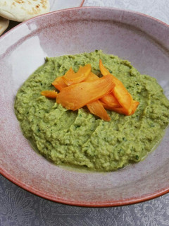 Una foto de Baba Ganoush al perejil o paté vegano de berenjena