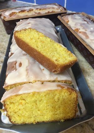 Una foto de Budín de mandarina en licuadora con glasé