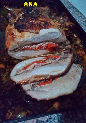 Una foto de Pavo deshuesado al horno con salsa de vino y coñac