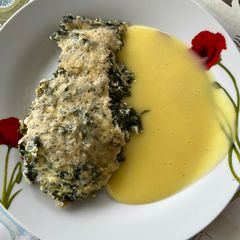 A picture of Spinach ricotta chicken.