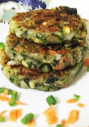 A picture of Quinoa Harabhara kabab.