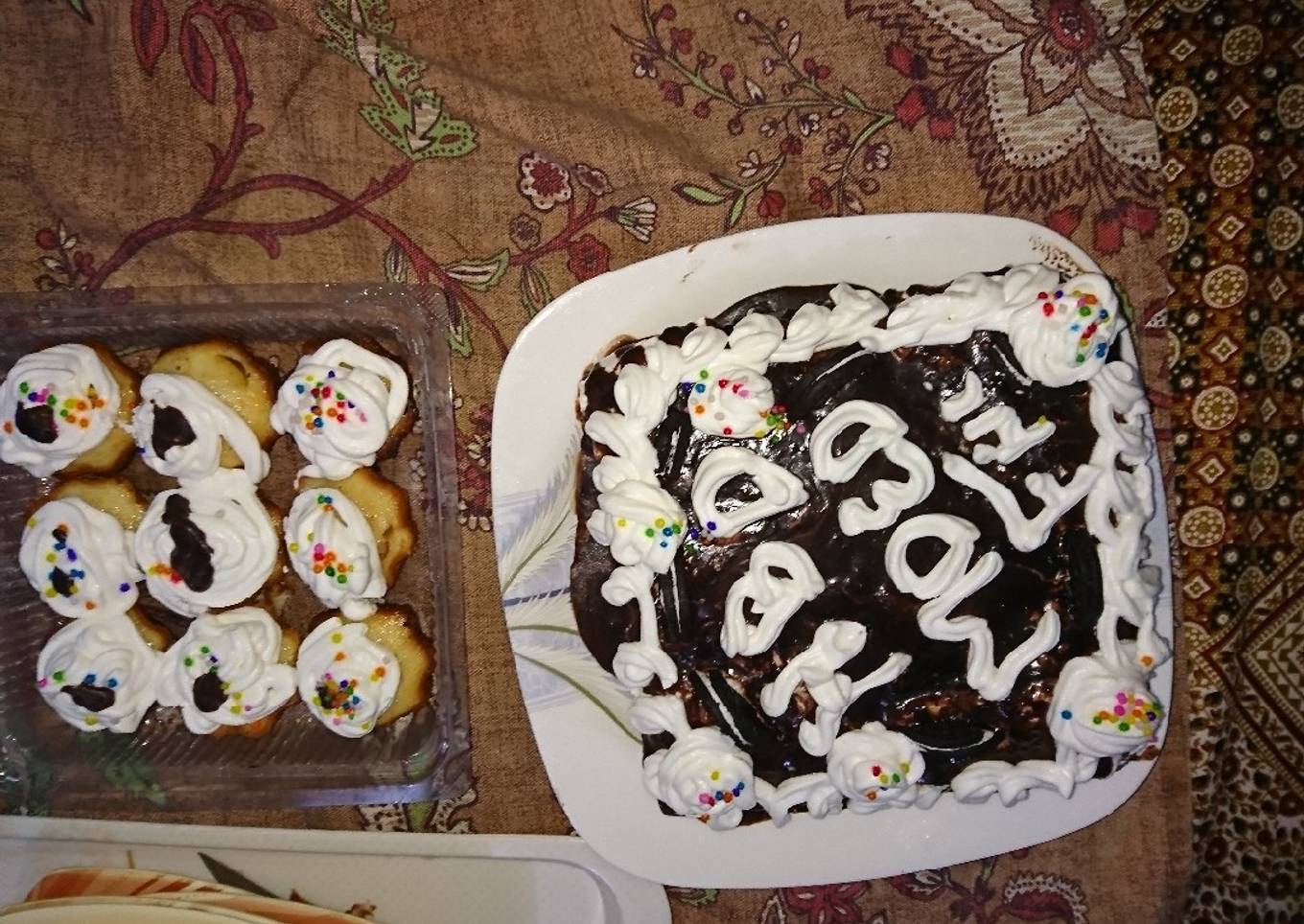 Marble chocolate cream Cake and cup cakes made at home