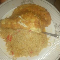 A picture of Indomie with fried egg.