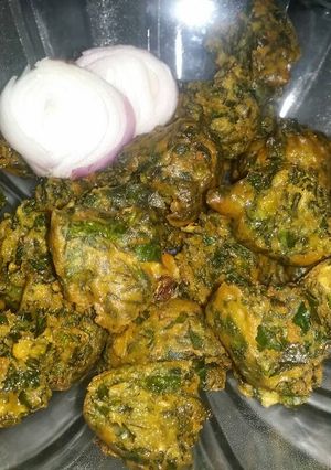 A picture of Palak Pakode.