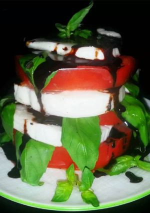 A picture of Mike's Caprese Salad With Balsamic Reduction.