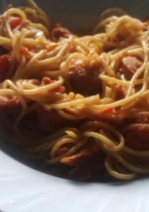 A picture of Sausage n spaghetti.