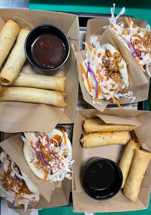 Φωτογραφία της συνταγής Bao Buns με έτοιμα spring rolls