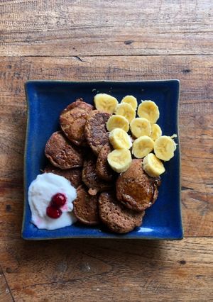 A picture of Cinnamon pancakes on coconut whey.