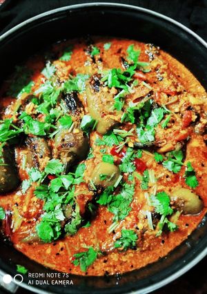 भावनगर मिर्च पोटैटो स्टफ्ड ग्रेवी Bhavnagar mirch potato stuffed gravy recipe in Hindi) रेसिपी मुख्य फोटो