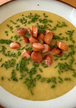 Kartoffelsuppe mit Würstchen Rezepthauptbild