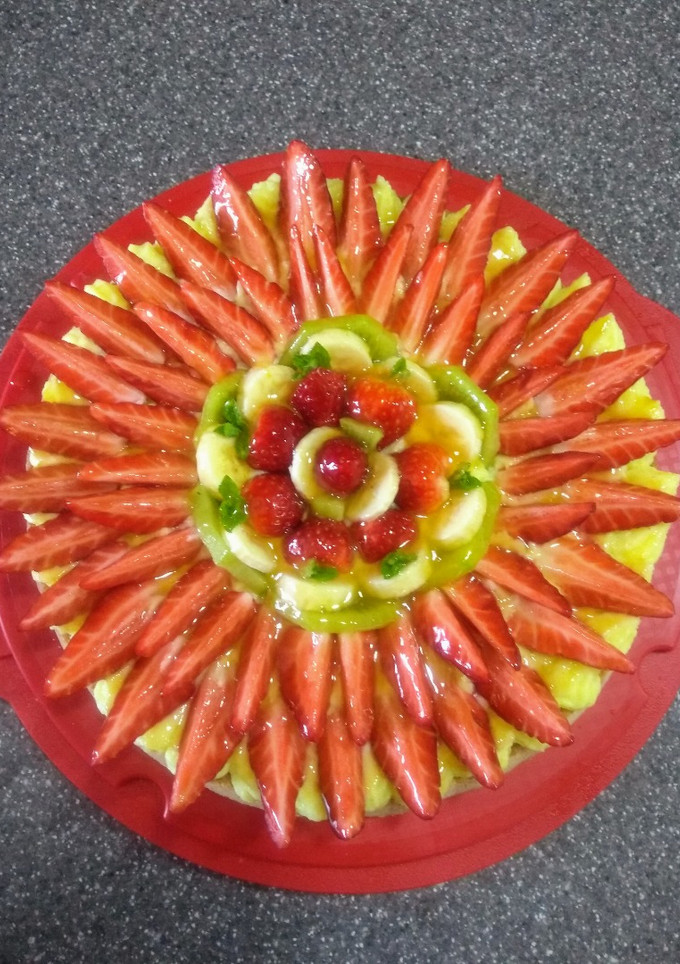 Foto di Crostata alla crema pasticcera e fragole