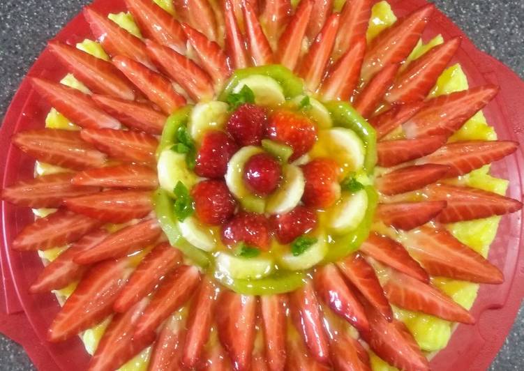 Crostata alla crema pasticcera e fragole