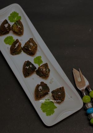 A picture of Jowar-Methi Muthiya.