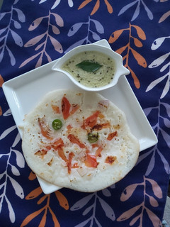 ઉત્તપમ (Uttapam Recipe In Gujarati) રેસીપી મુખ્ય ફોટો