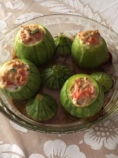 Una foto de Calabacitas rellenas de atún