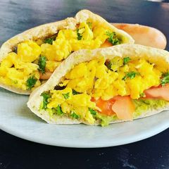 A picture of Breakfast Pita Pockets.