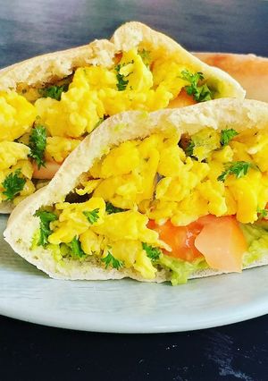 A picture of Breakfast Pita Pockets.