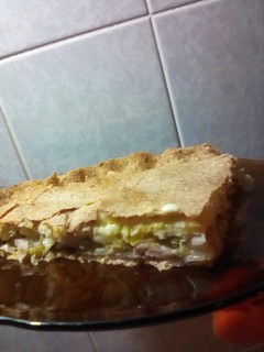 Una foto de Tarta integral c/arvejas y huevo 🍳