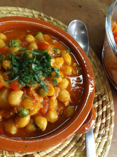 Una foto de Guiso de garbanzos con cúrcuma y cominos
