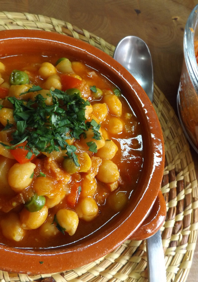 Una foto de Guiso de garbanzos con cúrcuma y cominos