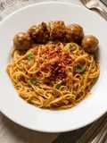 Spaghetti Instan Aglio Olio Plus Salome, Simpel tapi Nagih!