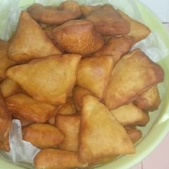 A picture of Lemon cinnamon mandazis.