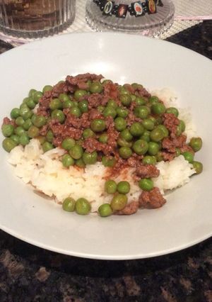 A picture of Bazella (Mince with peas and rice).