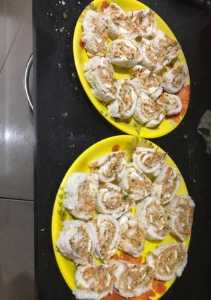 A picture of Bread sushi roll.