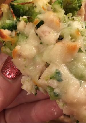 A picture of Greek inspired Pita Pizza.