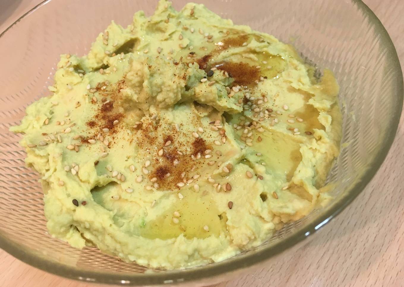 Hummus con aguacate