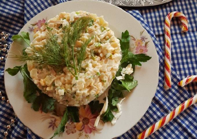 Салат с кальмарами классический