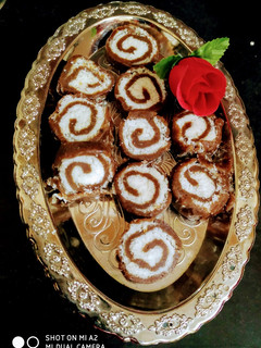 पारले स्विस रोल (Parle swiss roll recipe in Hindi) रेसिपी मुख्य फोटो