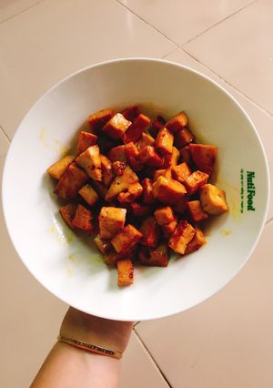Hình của món Chả lụa xào bơ cay.