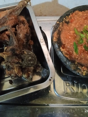 Cara Gampang Menyiapkan Resep Pecel lele sambel penyet yang Uenak Anti Ribet, Mantap