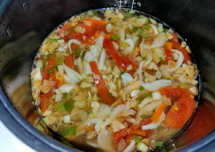 Resep Sup Jamur Tomat Ayam Suwir Magicom yang Lezat Sekali