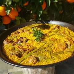 Una foto de Paella Valenciana de pollo y conejo🥘